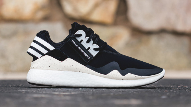 East Meets West Siap Bergaya Dengan Sepatu Adidas Y3