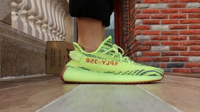 Giày adidas Yeezy vàng Giày adidas Yeezy vàng